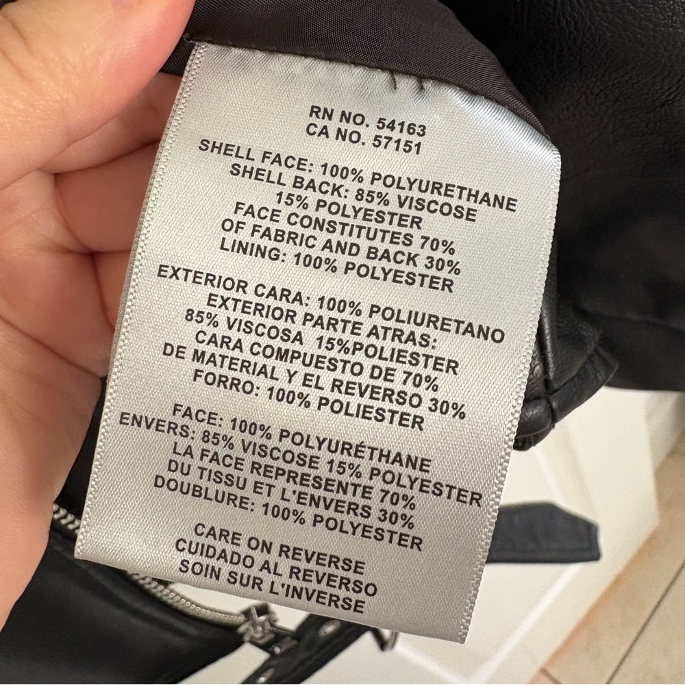 Levi's Women's Classic Black Leather Biker Jacket - Picture 5 of 10